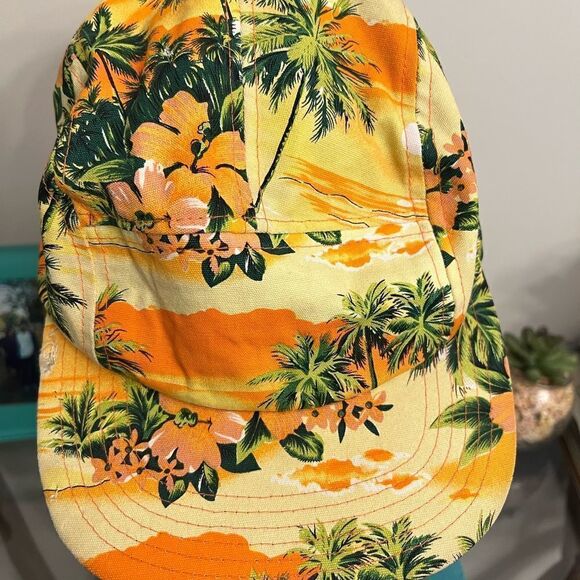 Men’s EUC Chuck Originals Floral Hawaiian adjustable cap. - Picture 2 of 8